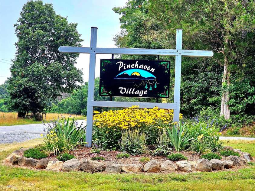 3526 Pinehaven Drive, New London, NC 28127.  MLS# CAR4397481, YatesRealty ID 35376. 