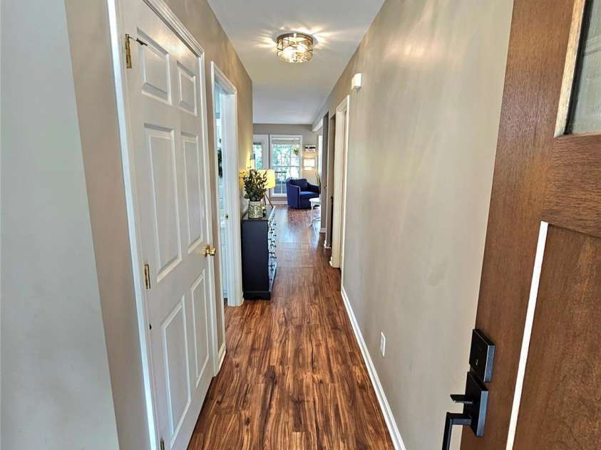 3526 Pinehaven Drive, New London, NC 28127.  MLS# CAR4397481, YatesRealty ID 35376. Entry Hallway