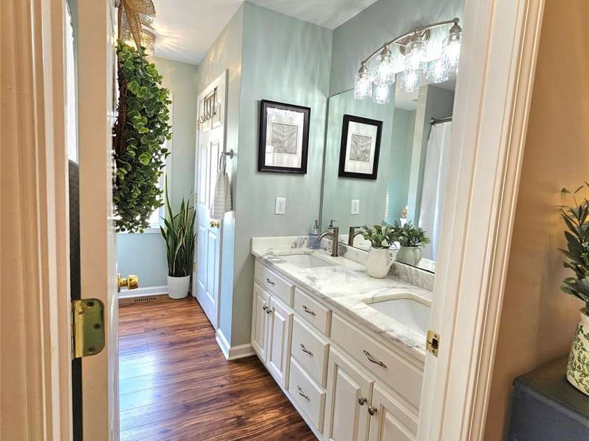 3526 Pinehaven Drive, New London, NC 28127.  MLS# CAR4397481, YatesRealty ID 35376. Main level Bathroom