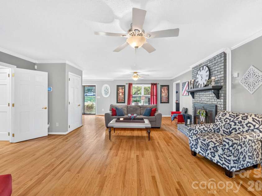 103 Chateau Drive, Gastonia, NC 28056.  MLS# CAR4399434, YatesRealty ID 35378. 