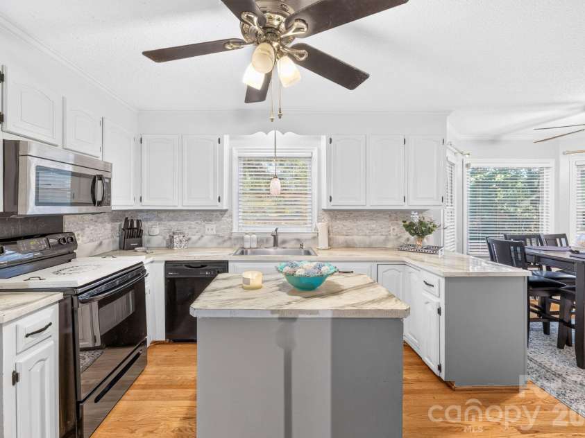 103 Chateau Drive, Gastonia, NC 28056.  MLS# CAR4399434, YatesRealty ID 35378. 