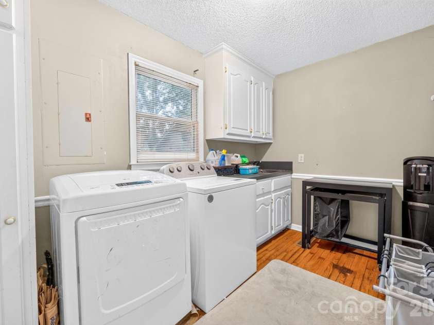 103 Chateau Drive, Gastonia, NC 28056.  MLS# CAR4399434, YatesRealty ID 35378. 