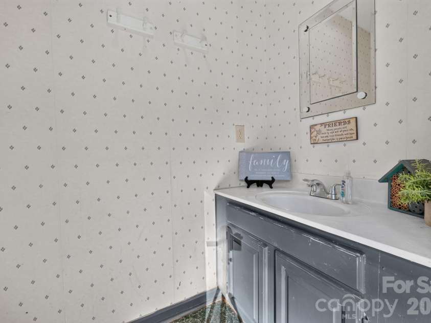 103 Chateau Drive, Gastonia, NC 28056.  MLS# CAR4399434, YatesRealty ID 35378. 