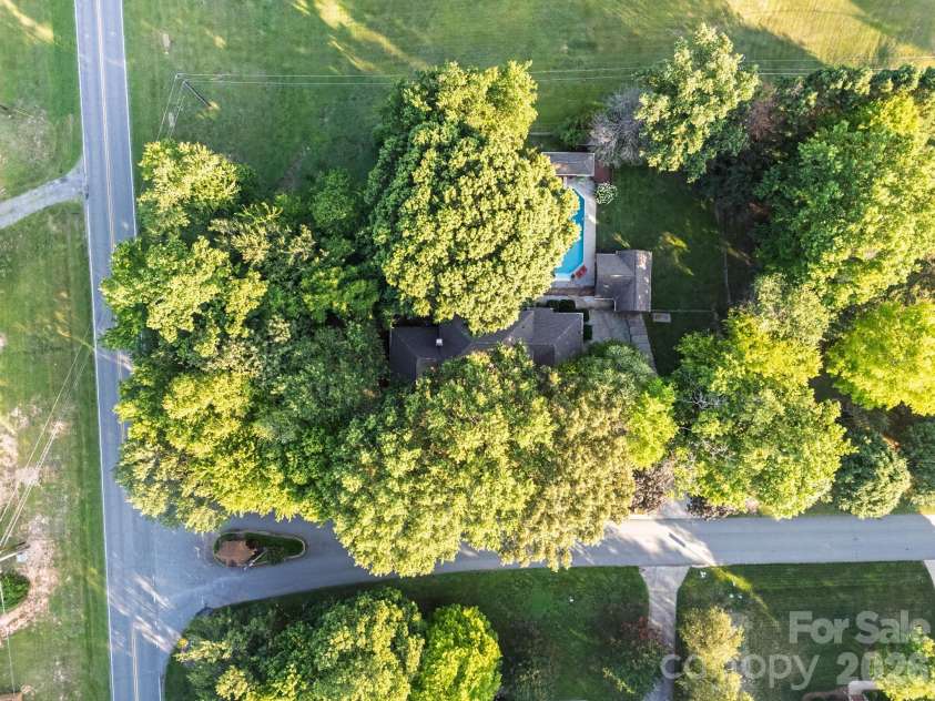 103 Chateau Drive, Gastonia, NC 28056.  MLS# CAR4399434, YatesRealty ID 35378. 