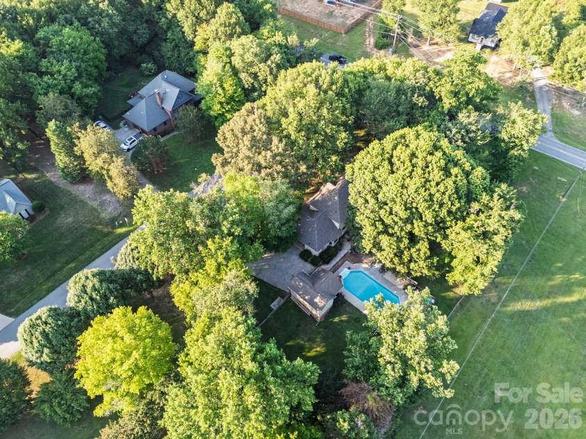 103 Chateau Drive, Gastonia, NC 28056.  MLS# CAR4399434, YatesRealty ID 35378. 