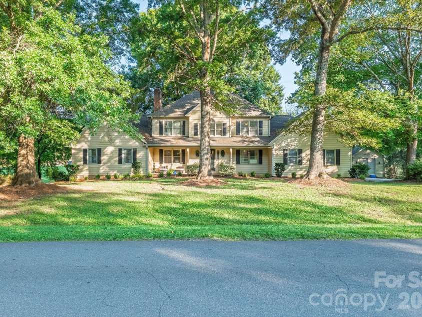 103 Chateau Drive, Gastonia, NC 28056.  MLS# CAR4399434, YatesRealty ID 35378. 