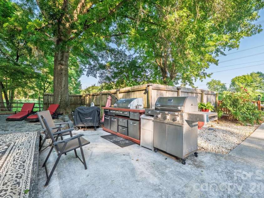 103 Chateau Drive, Gastonia, NC 28056.  MLS# CAR4399434, YatesRealty ID 35378. 