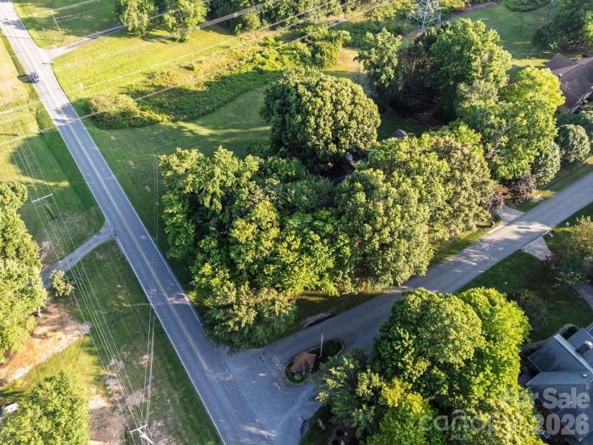 103 Chateau Drive, Gastonia, NC 28056.  MLS# CAR4399434, YatesRealty ID 35378. 