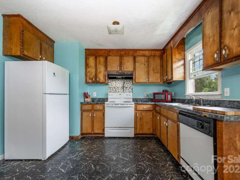 132 Hicks Road, Grover, NC 28073.  MLS# CAR4288524, YatesRealty ID 35378. 