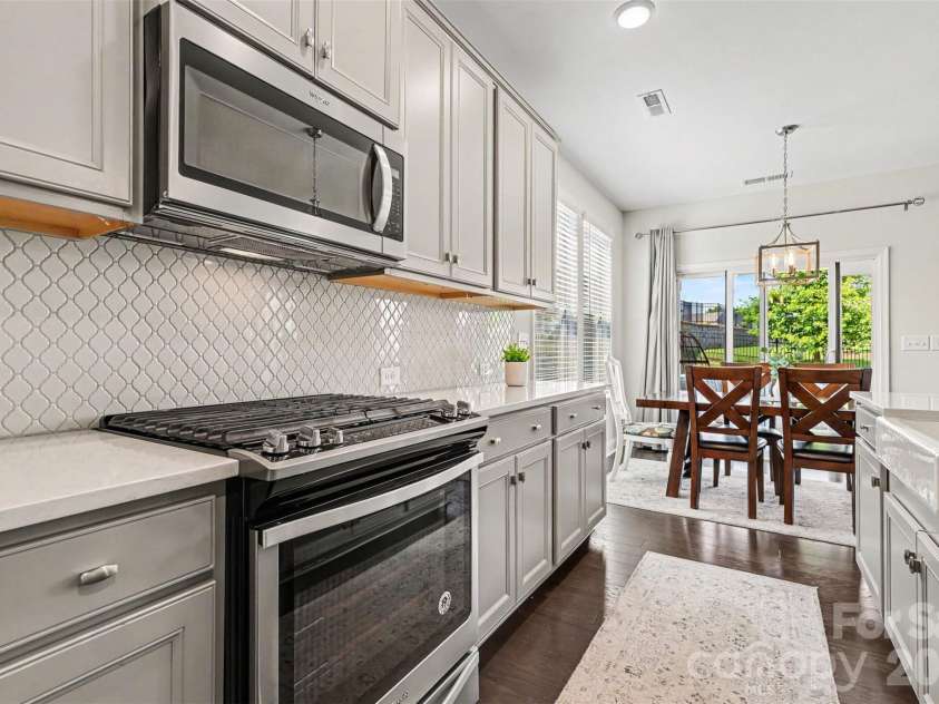 6247 Six String Court, Fort Mill, SC 29708.  MLS# CAR4337495, YatesRealty ID 35379. Kitchen