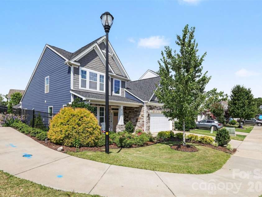 6247 Six String Court, Fort Mill, SC 29708.  MLS# CAR4337495, YatesRealty ID 35379. Welcome Home!