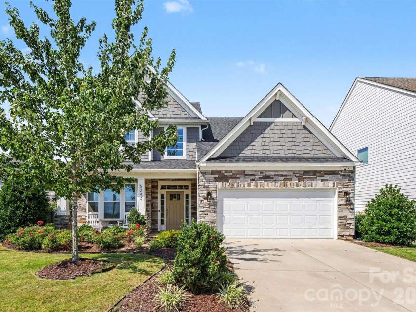 6247 Six String Court, Fort Mill, SC 29708.  MLS# CAR4337495, YatesRealty ID 35379. Welcome home!