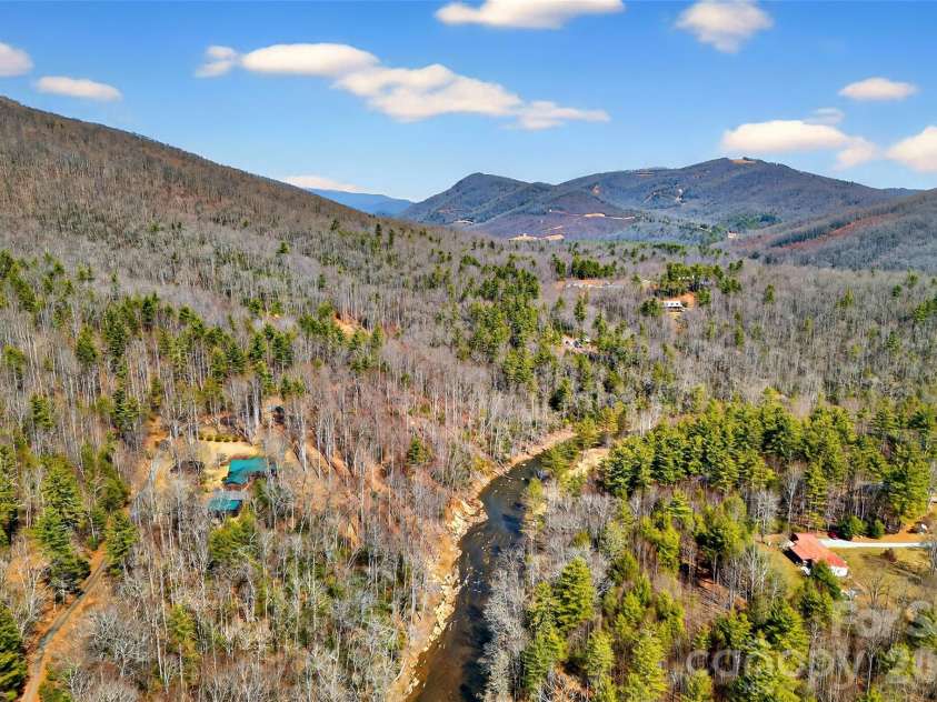 542 Allen Mountain Lane, Spruce Pine, NC 28777.  MLS# CAR4354824, YatesRealty ID 3538. 