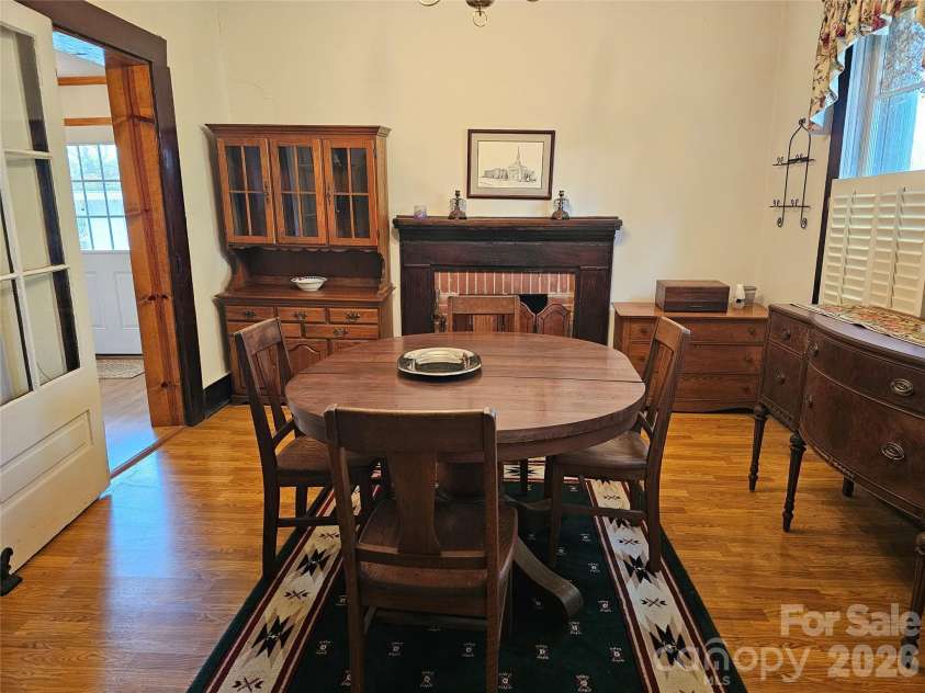 711 Chesterfield Avenue, Lancaster, SC 29720.  MLS# CAR4309503, YatesRealty ID 3538. 