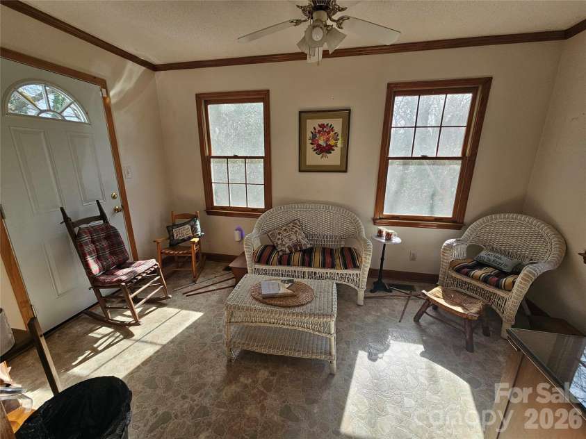 711 Chesterfield Avenue, Lancaster, SC 29720.  MLS# CAR4309503, YatesRealty ID 3538. 