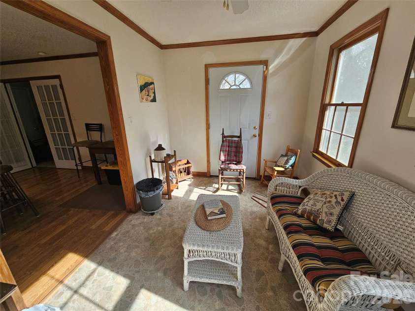 711 Chesterfield Avenue, Lancaster, SC 29720.  MLS# CAR4309503, YatesRealty ID 3538. 