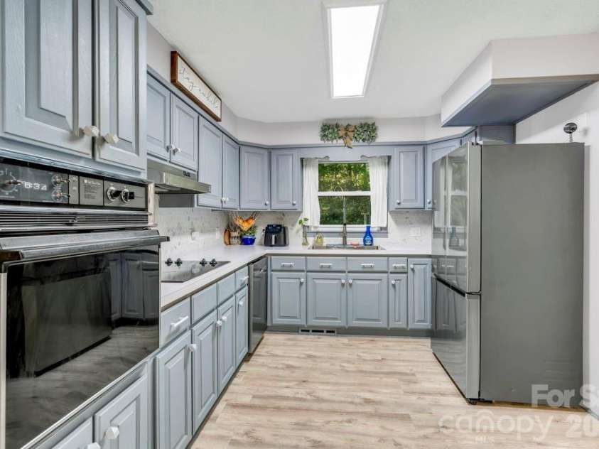 1199 Deer Park Lake Road, Spruce Pine, NC 28777.  MLS# CAR4400784, YatesRealty ID 35380. 