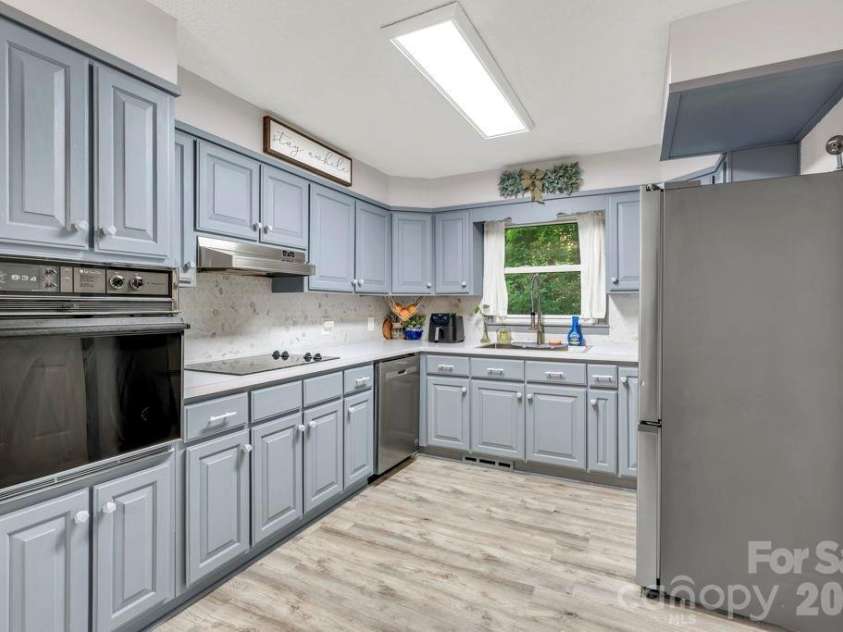 1199 Deer Park Lake Road, Spruce Pine, NC 28777.  MLS# CAR4400784, YatesRealty ID 35380. 