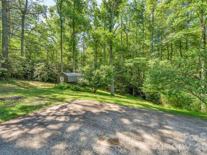 1199 Deer Park Lake Road, Spruce Pine, NC 28777.  MLS# CAR4400784, YatesRealty ID 35380. 