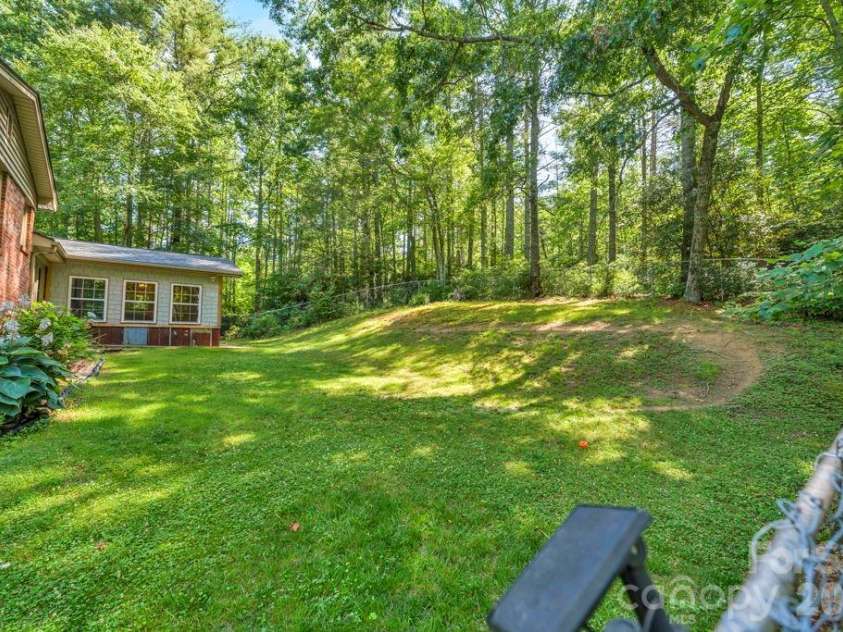 1199 Deer Park Lake Road, Spruce Pine, NC 28777.  MLS# CAR4400784, YatesRealty ID 35380. 