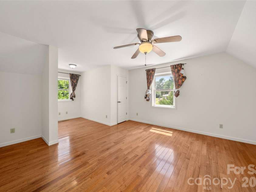 847 Lakeside Drive, Hendersonville, NC 28739.  MLS# CAR4398073, YatesRealty ID 35381. Bedroom 3