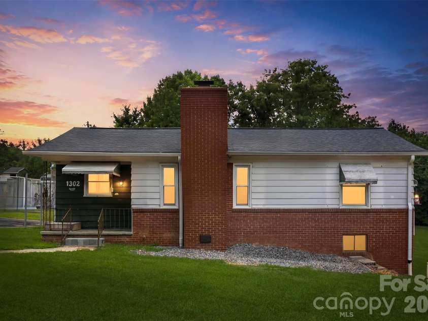 1302 Gold Street Extension, Kings Mountain, NC 28086.  MLS# CAR4399450, YatesRealty ID 35382. 