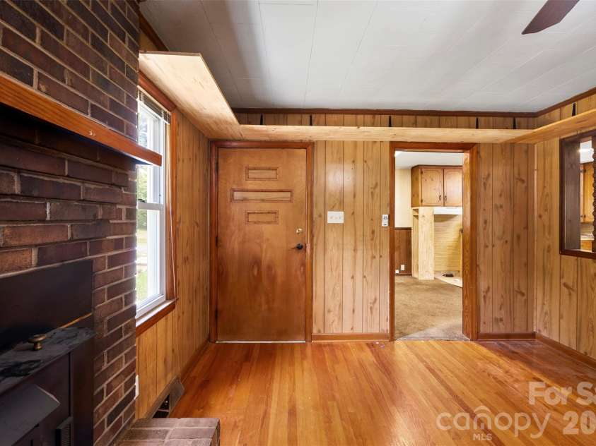1302 Gold Street Extension, Kings Mountain, NC 28086.  MLS# CAR4399450, YatesRealty ID 35382. 