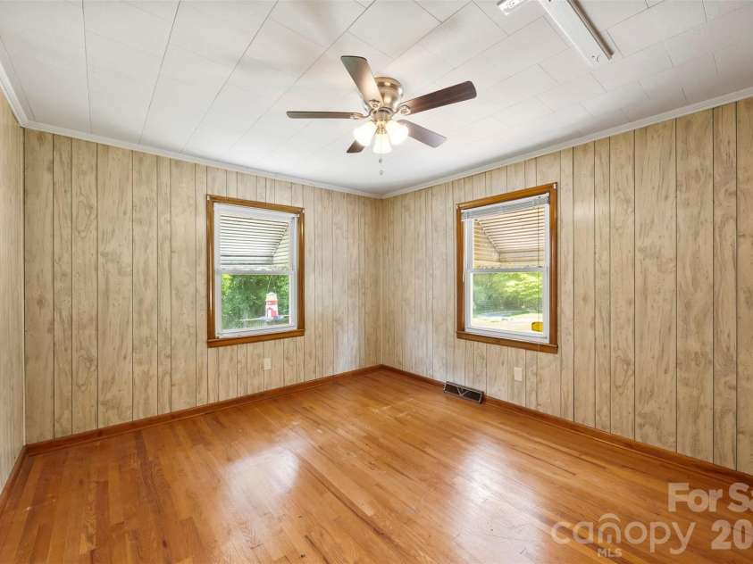 1302 Gold Street Extension, Kings Mountain, NC 28086.  MLS# CAR4399450, YatesRealty ID 35382. 