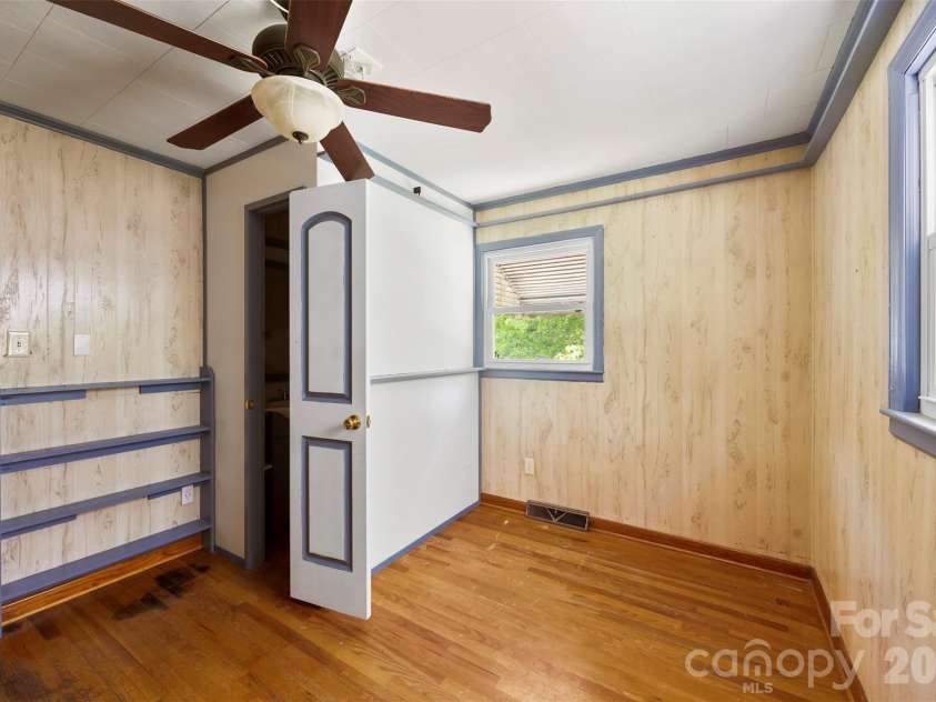 1302 Gold Street Extension, Kings Mountain, NC 28086.  MLS# CAR4399450, YatesRealty ID 35382. 