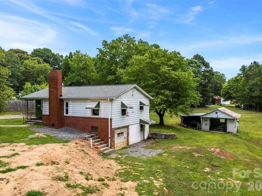 1302 Gold Street Extension, Kings Mountain, NC 28086.  MLS# CAR4399450, YatesRealty ID 35382. 