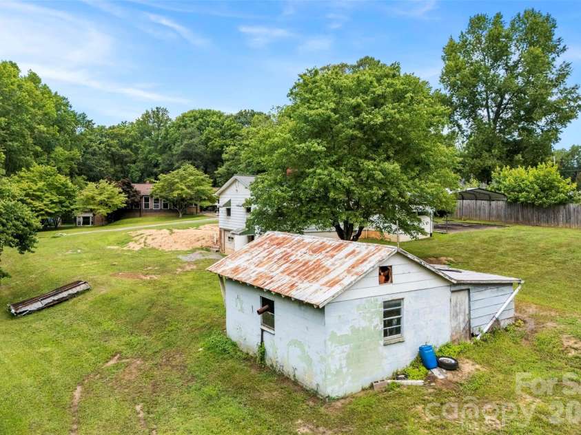 1302 Gold Street Extension, Kings Mountain, NC 28086.  MLS# CAR4399450, YatesRealty ID 35382. 