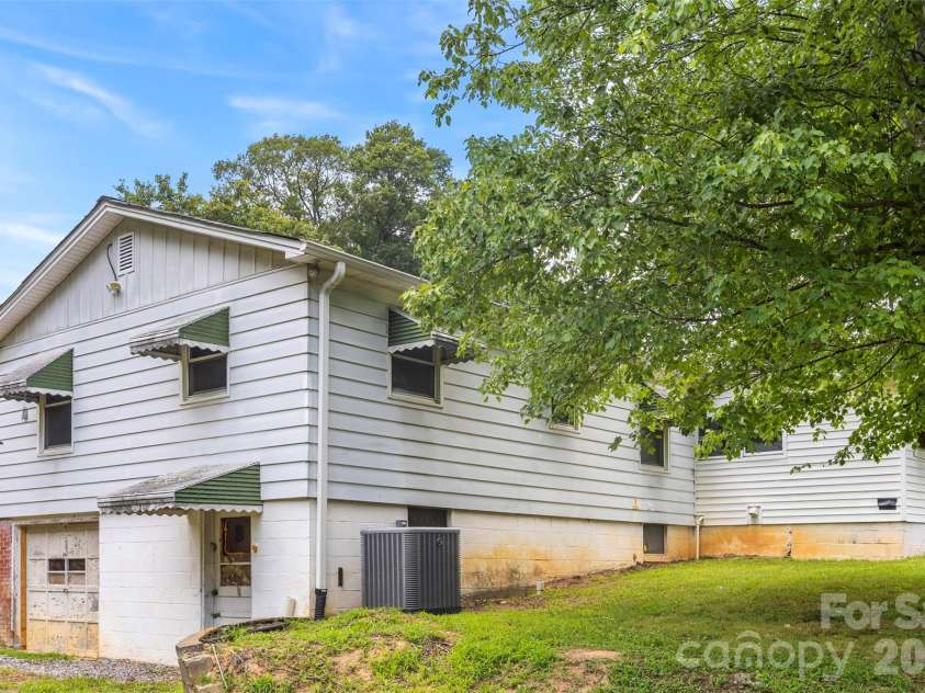 1302 Gold Street Extension, Kings Mountain, NC 28086.  MLS# CAR4399450, YatesRealty ID 35382. 