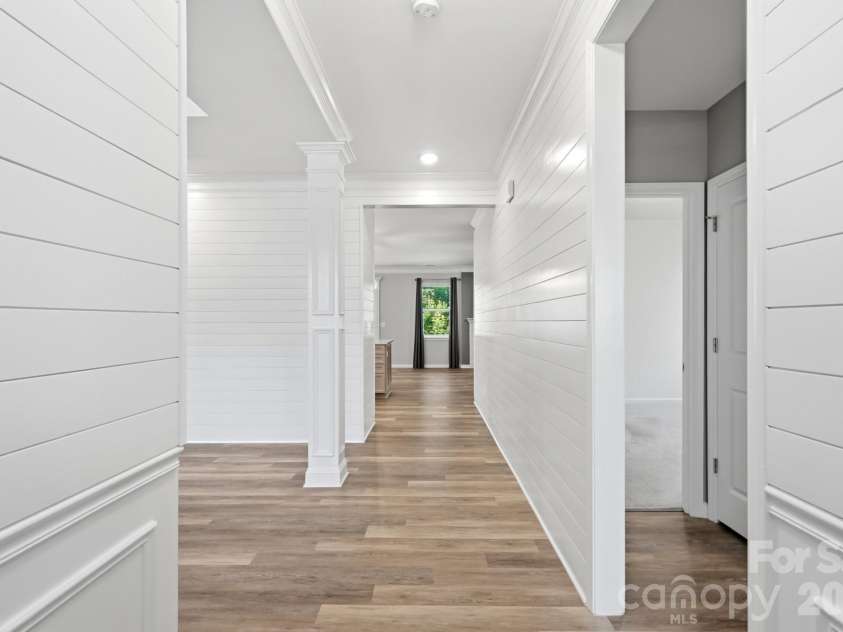 5111 Devonshire Road, Denver, NC 28037.  MLS# CAR4399324, YatesRealty ID 35384. Foyer