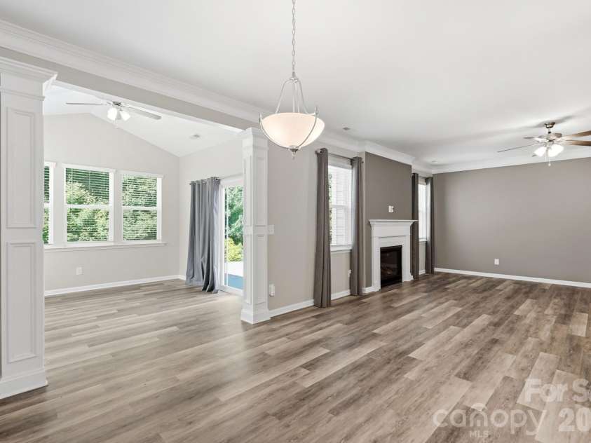 5111 Devonshire Road, Denver, NC 28037.  MLS# CAR4399324, YatesRealty ID 35384. Kitchen
