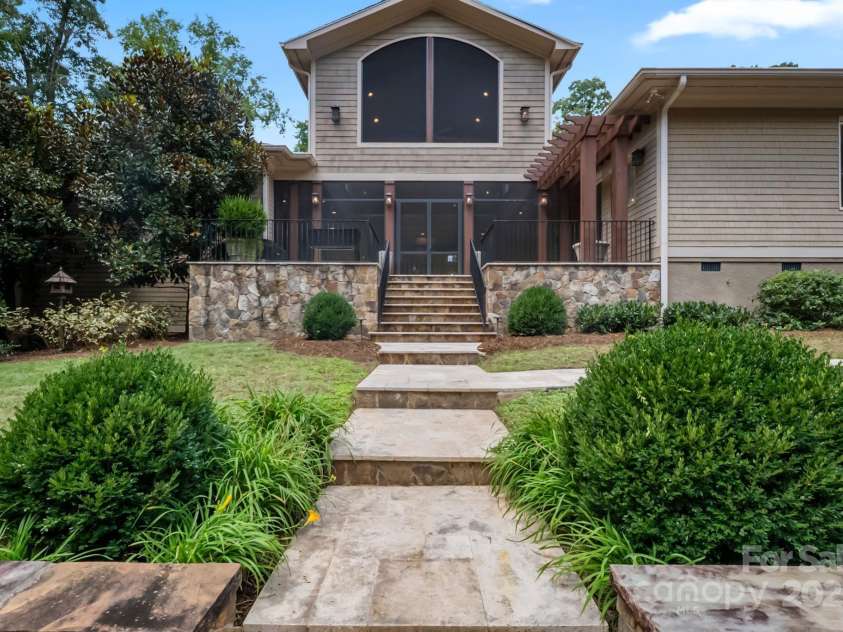 2915 Cutter Court, Waxhaw, NC 28173.  MLS# CAR4292425, YatesRealty ID 35386. 