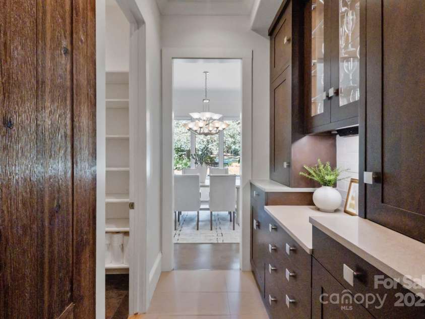 2915 Cutter Court, Waxhaw, NC 28173.  MLS# CAR4292425, YatesRealty ID 35386. Butlers Pantry