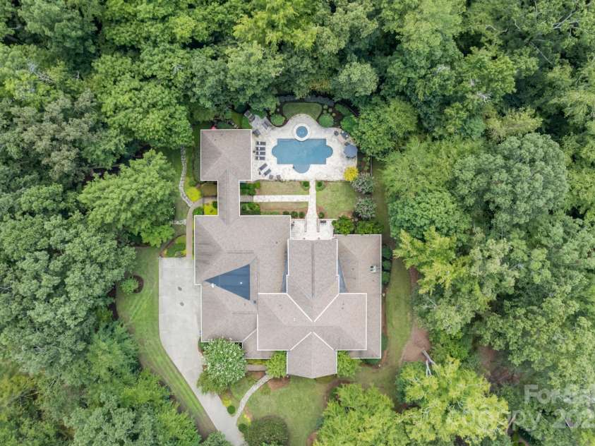 2915 Cutter Court, Waxhaw, NC 28173.  MLS# CAR4292425, YatesRealty ID 35386. Large 3 Acre Lot with Backyard Oasis