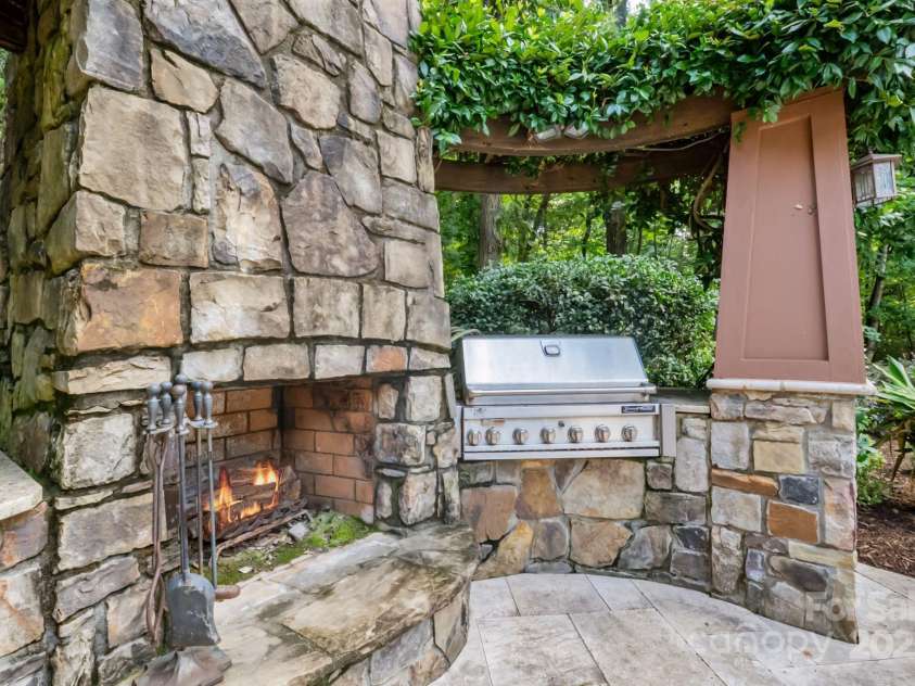 2915 Cutter Court, Waxhaw, NC 28173.  MLS# CAR4292425, YatesRealty ID 35386. Outdoor Grill