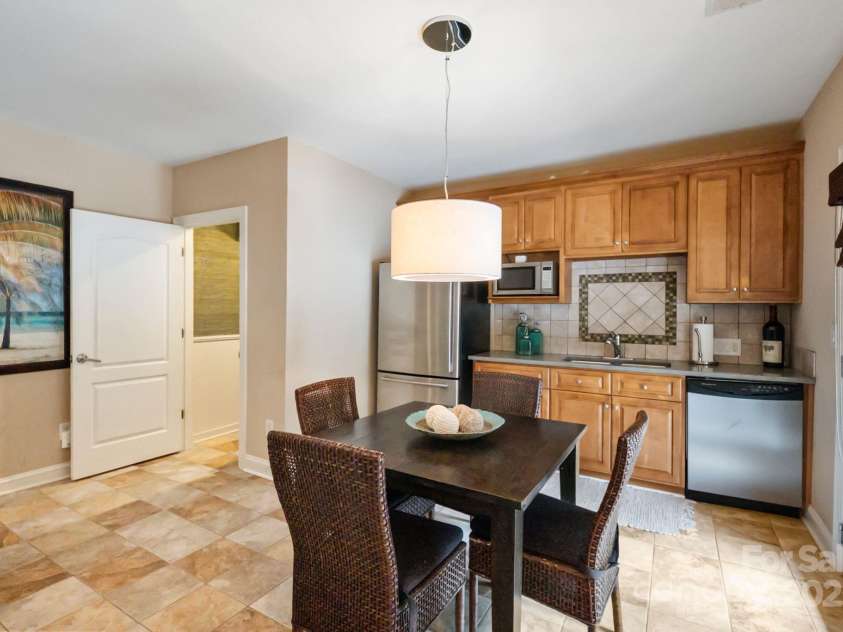 2915 Cutter Court, Waxhaw, NC 28173.  MLS# CAR4292425, YatesRealty ID 35386. Pool House Kitchen