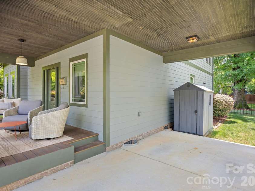 2530 Bay Street, Charlotte, NC 28205.  MLS# CAR4395008, YatesRealty ID 35388. 
