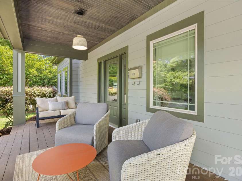 2530 Bay Street, Charlotte, NC 28205.  MLS# CAR4395008, YatesRealty ID 35388. 