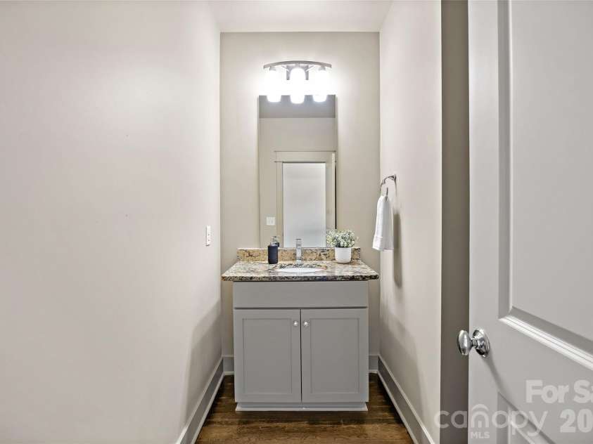 2530 Bay Street, Charlotte, NC 28205.  MLS# CAR4395008, YatesRealty ID 35388. 