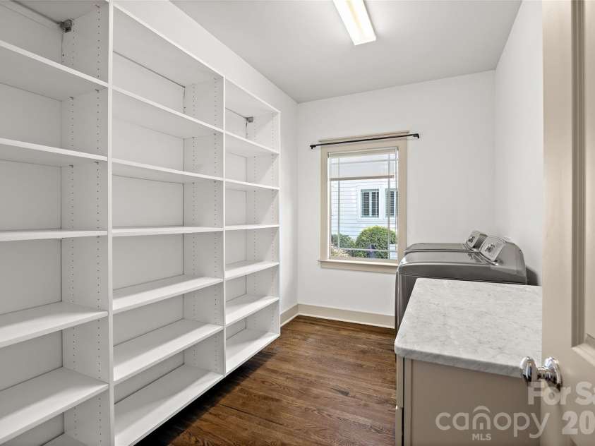 2530 Bay Street, Charlotte, NC 28205.  MLS# CAR4395008, YatesRealty ID 35388. 
