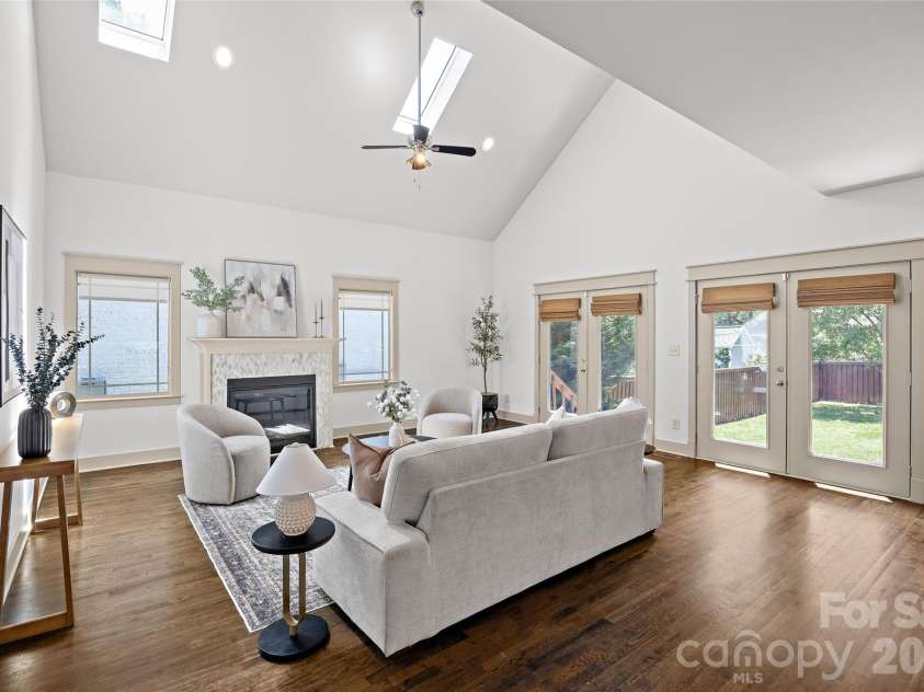 2530 Bay Street, Charlotte, NC 28205.  MLS# CAR4395008, YatesRealty ID 35388. 