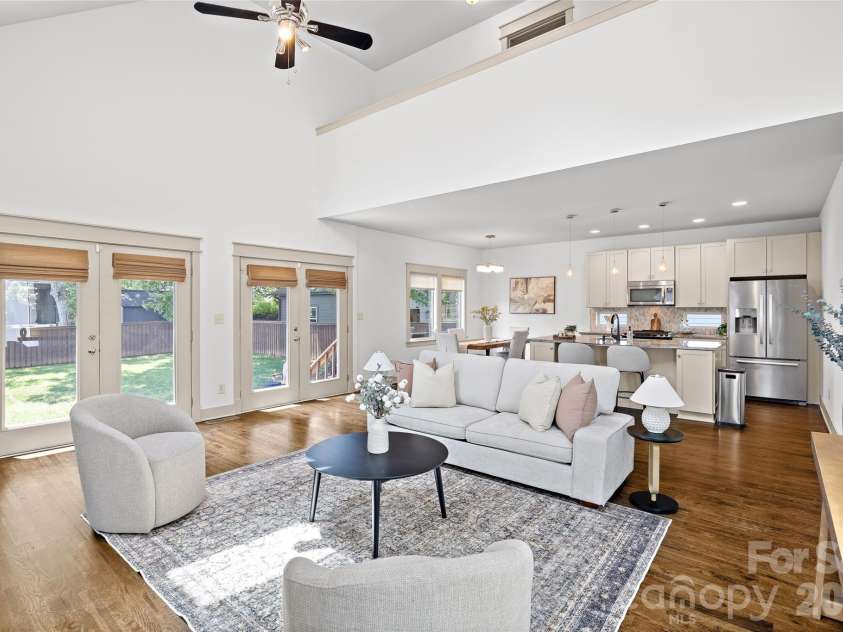 2530 Bay Street, Charlotte, NC 28205.  MLS# CAR4395008, YatesRealty ID 35388. 
