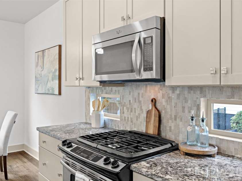 2530 Bay Street, Charlotte, NC 28205.  MLS# CAR4395008, YatesRealty ID 35388. 