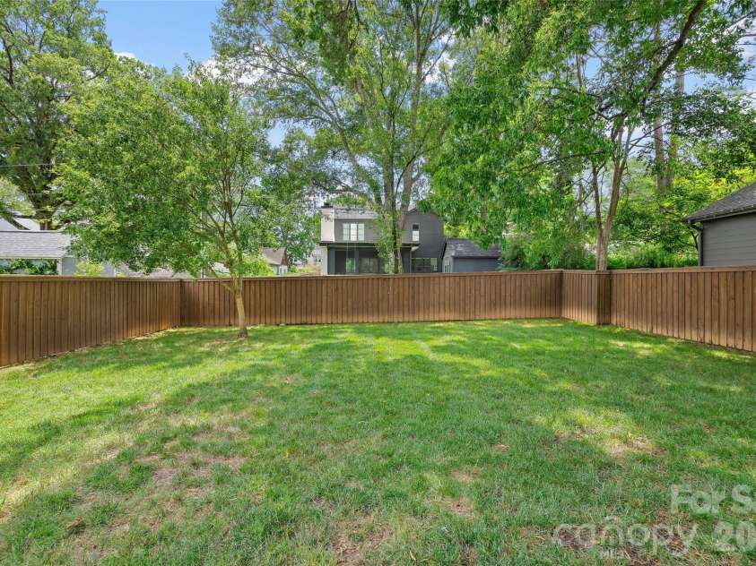 2530 Bay Street, Charlotte, NC 28205.  MLS# CAR4395008, YatesRealty ID 35388. 