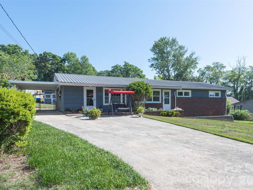 1928 Marigold Lane, Hudson, NC 28638.  MLS# CAR4397368, YatesRealty ID 35389. 