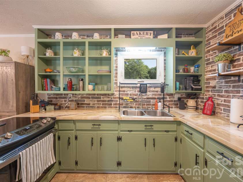 1928 Marigold Lane, Hudson, NC 28638.  MLS# CAR4397368, YatesRealty ID 35389. 