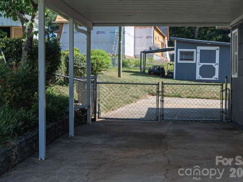 1928 Marigold Lane, Hudson, NC 28638.  MLS# CAR4397368, YatesRealty ID 35389. 